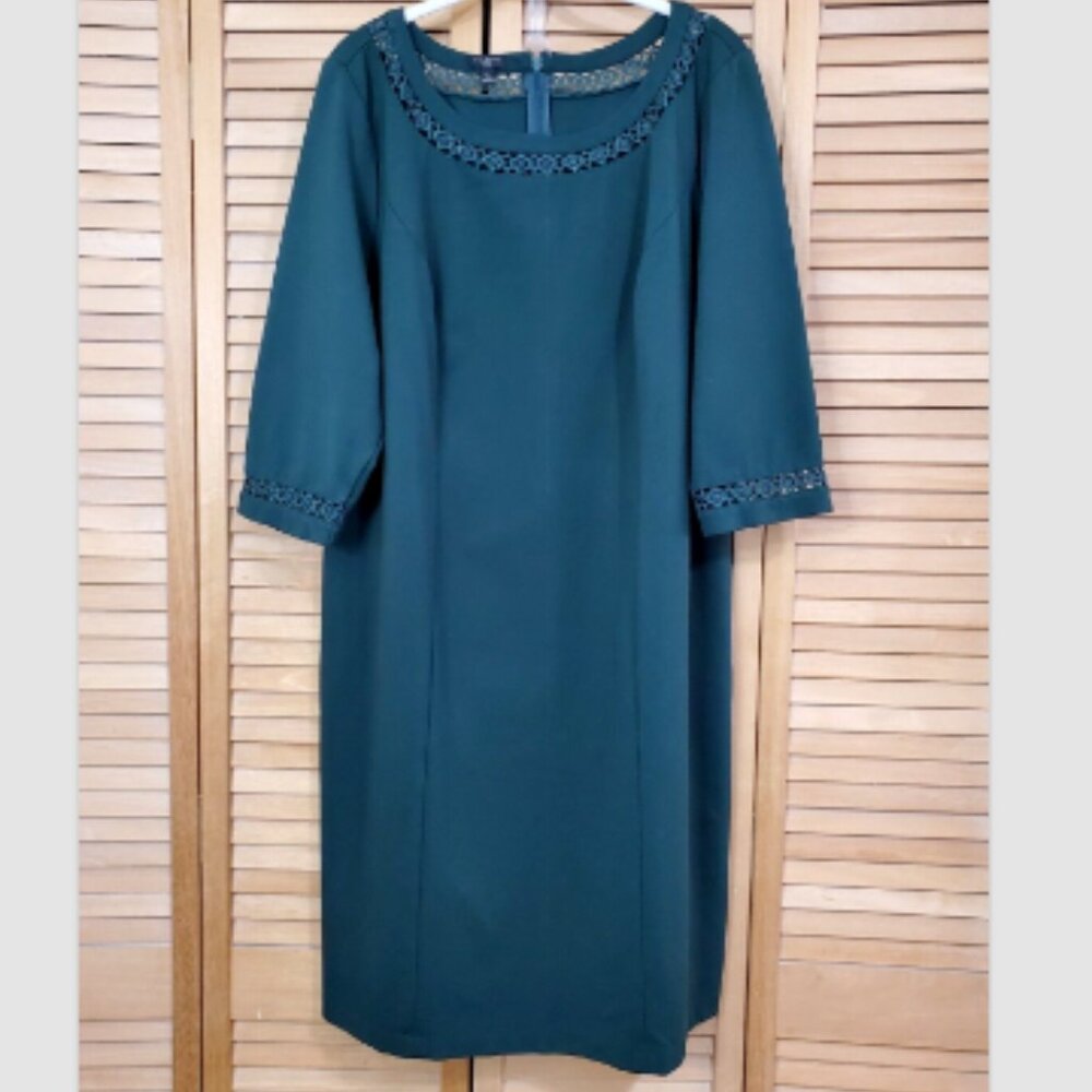 Talbot's Women's Green 3/4 Sleeve Shift Dress With Crochet Lace Trim